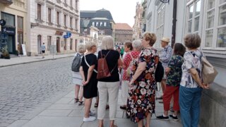 Františkánskou ulicí a do muzea / 0